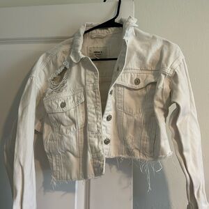 Forever 21 size small white jean crop jacket super cute excellent condition